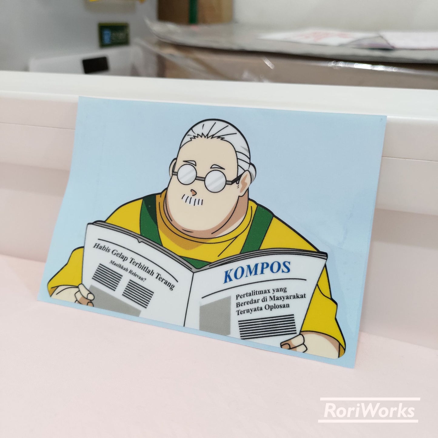 Stiker Sakamoto Baca Koran | Sakamoto Days